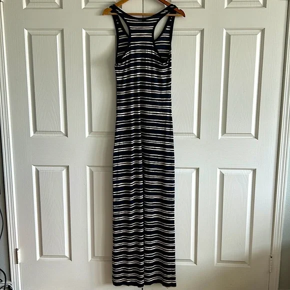 Tory Burch Luxurious 💯% Silk Long Navy/Cream Striped Maxi Dress **Size M** - Picture 2 of 5